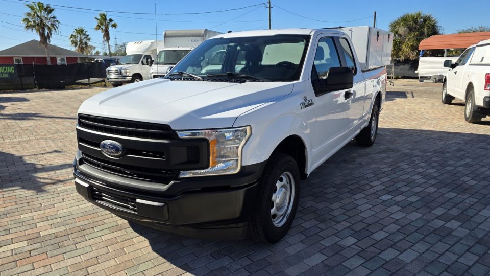 2018 FORD F150 XL, SUPER CAB WITH LIFT, 5.0  V8, 71 K MILES