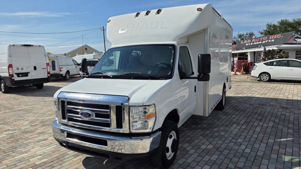 2015 FORD E450 CUTAWAY, 6.8 V10, 25K MILES